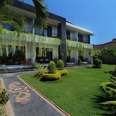 Srikandi Inn Kuta Selatan Екстер'єр фото